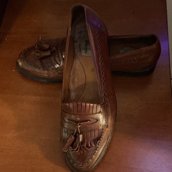Elegant Brown Tassel Loafers for Men - Picture 1 of 7